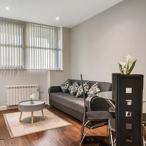 Cosy 1-bed By Heathrow Airport London
